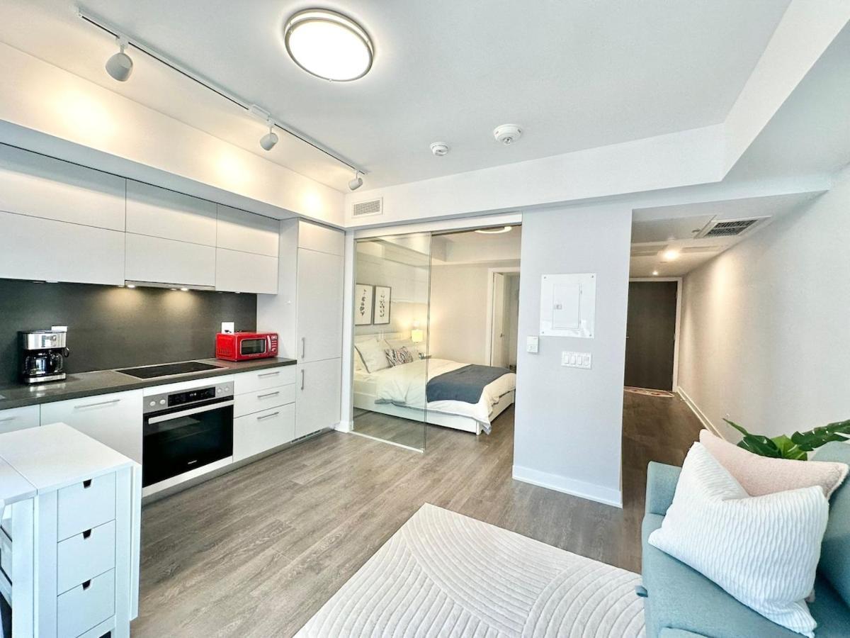 In Yorkville - Newly Furnished Luxury Unit Apartment *