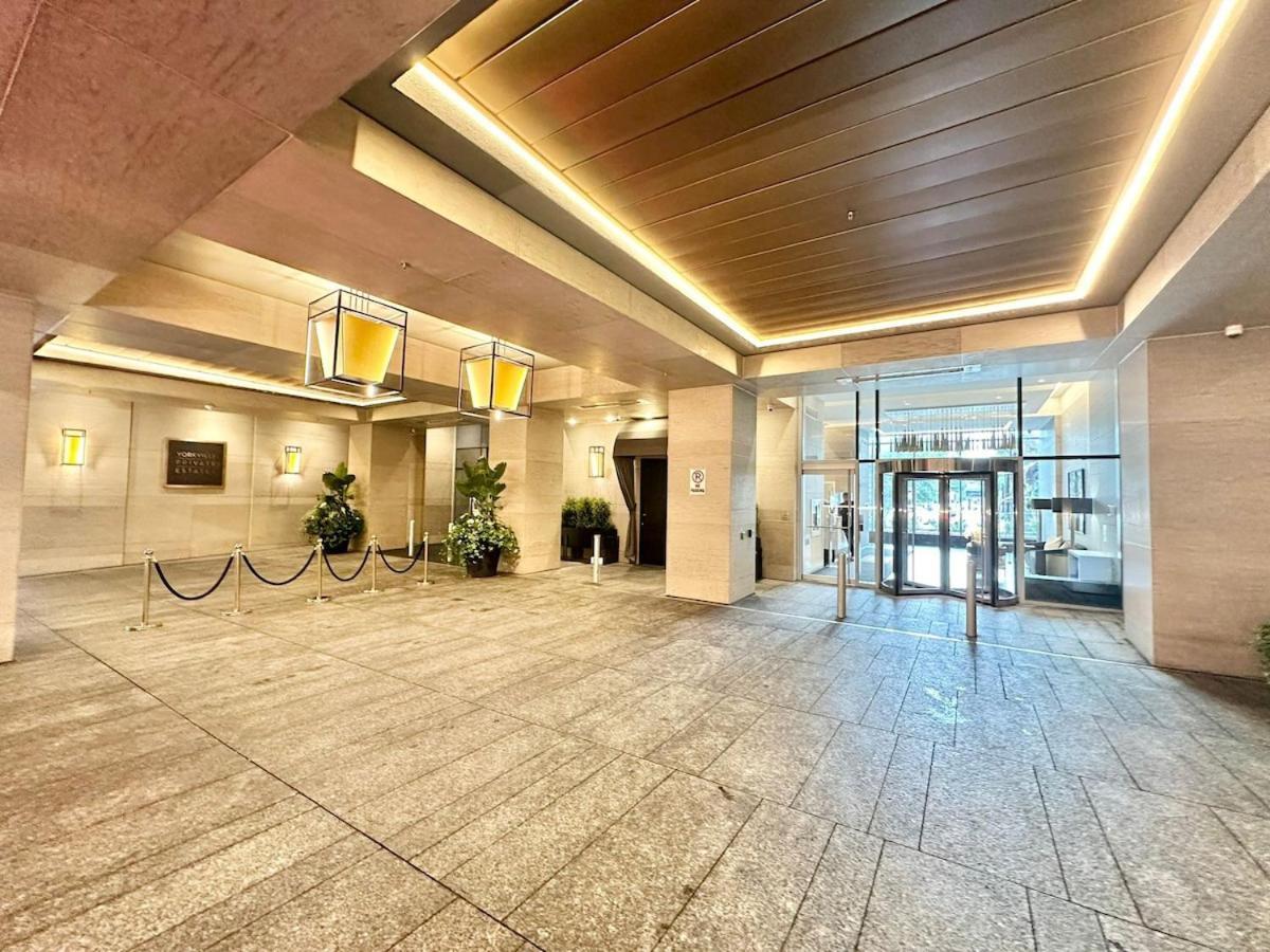 Apartment In Yorkville - Newly Furnished Luxury Unit *