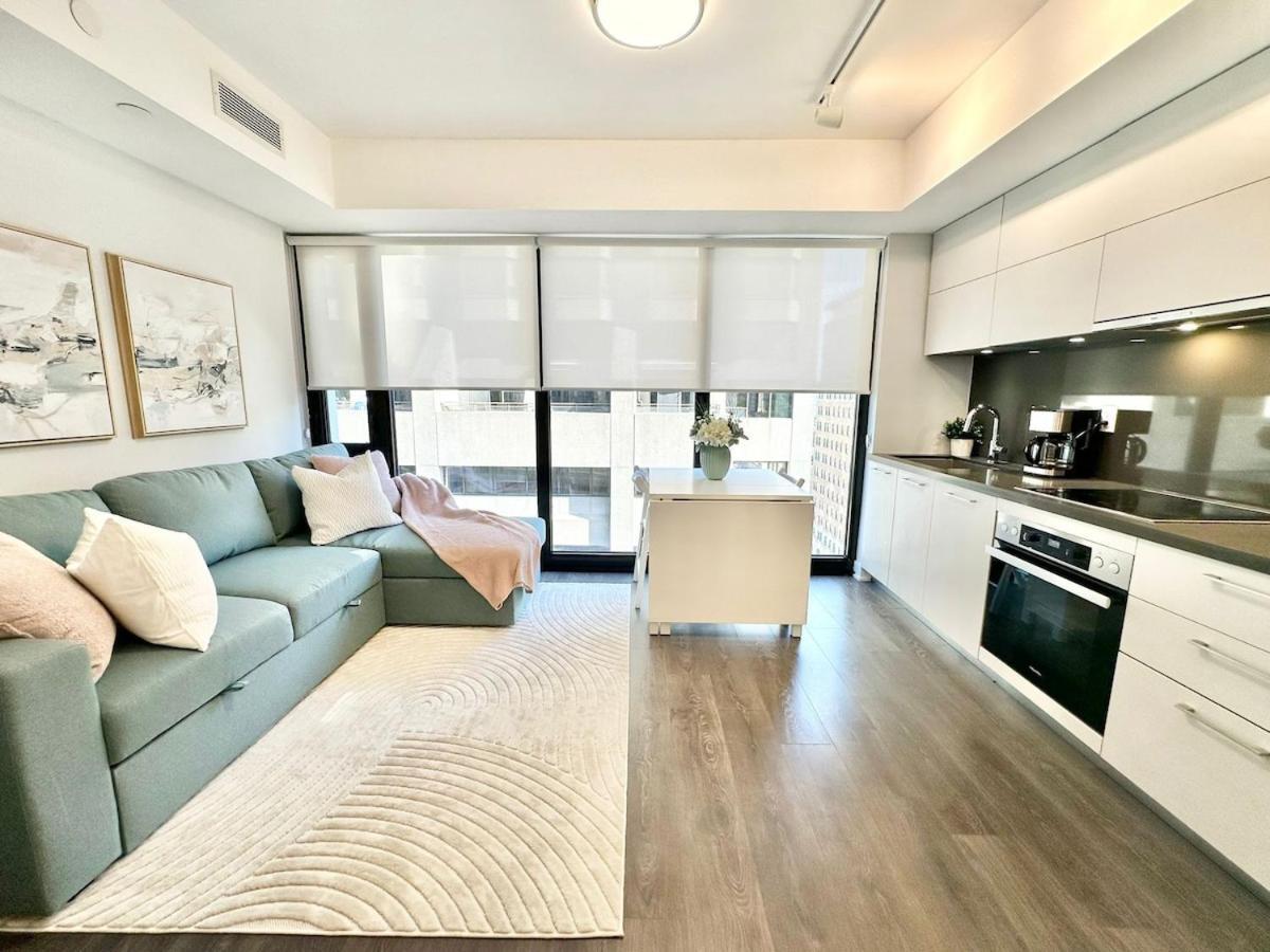 In Yorkville - Newly Furnished Luxury Unit Apartment *